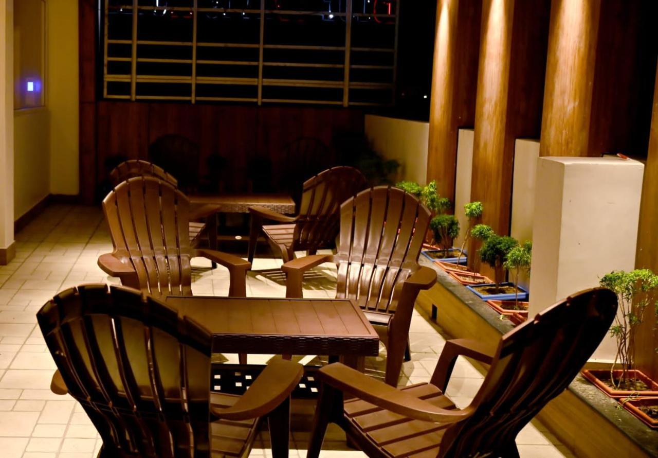 Blue Waves Hotel Tajpur 外观 照片