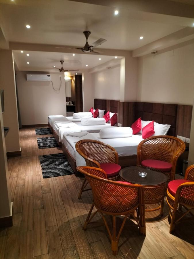 Blue Waves Hotel Tajpur 外观 照片