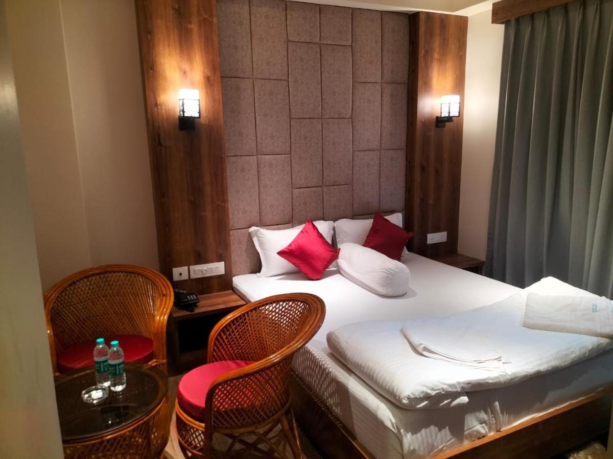 Blue Waves Hotel Tajpur 外观 照片