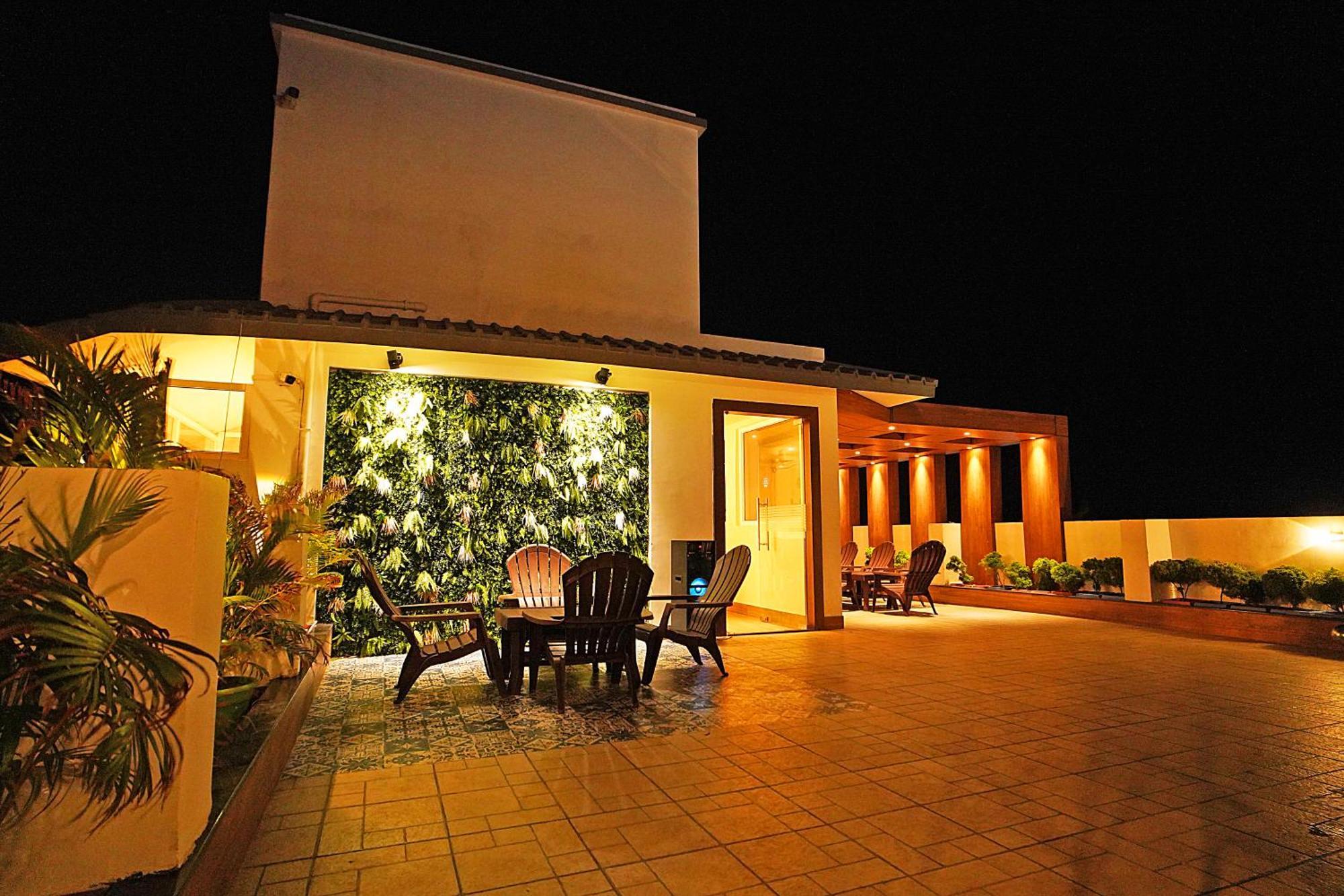Blue Waves Hotel Tajpur 外观 照片