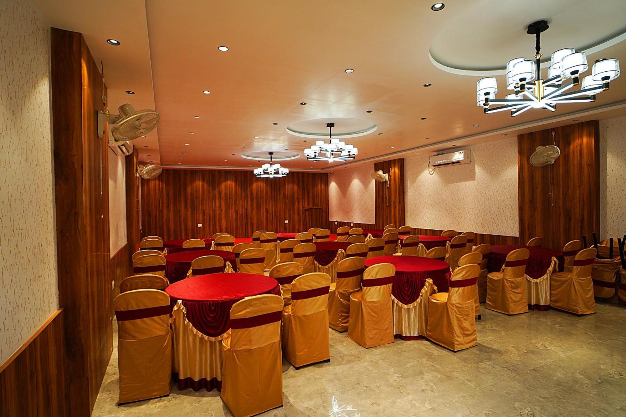 Blue Waves Hotel Tajpur 外观 照片