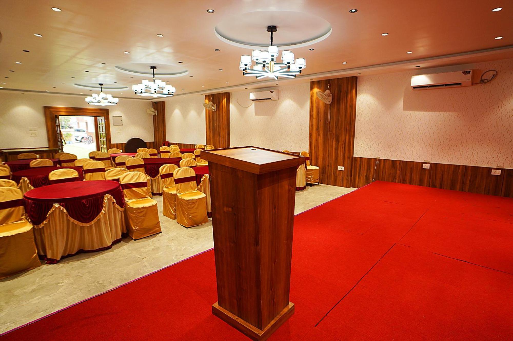 Blue Waves Hotel Tajpur 外观 照片
