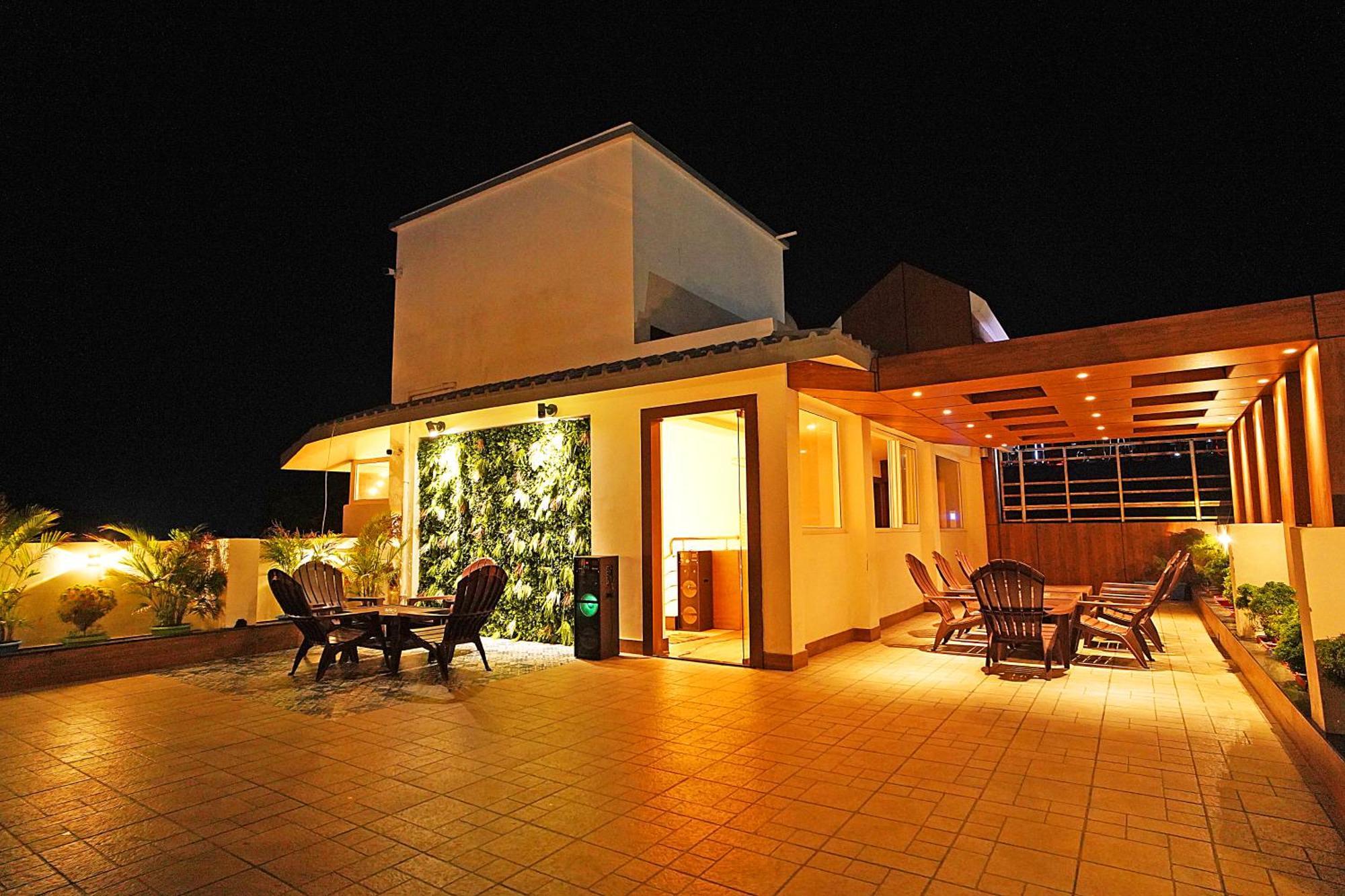 Blue Waves Hotel Tajpur 外观 照片
