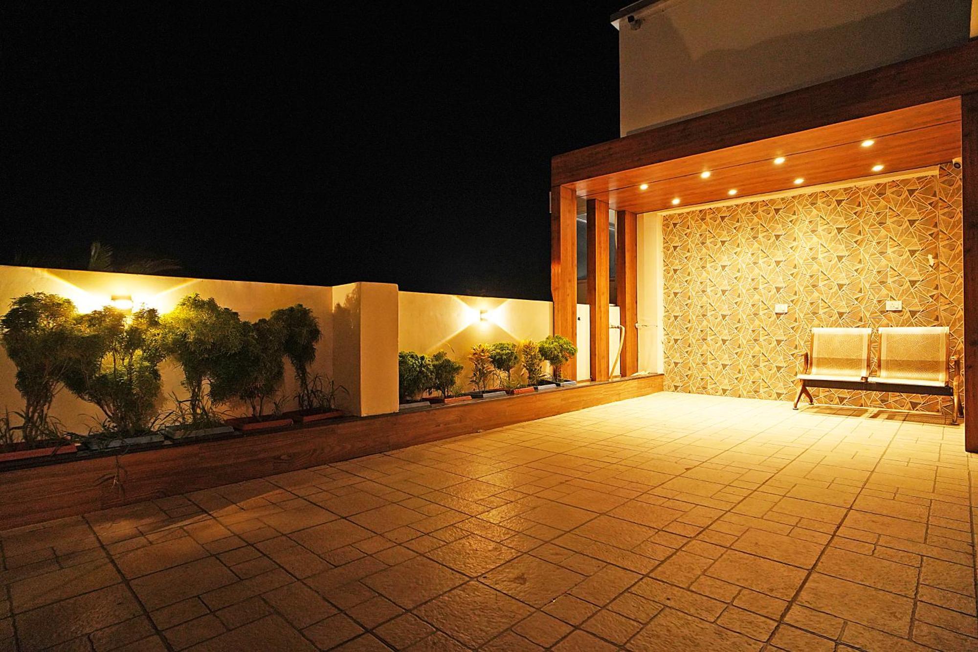 Blue Waves Hotel Tajpur 外观 照片