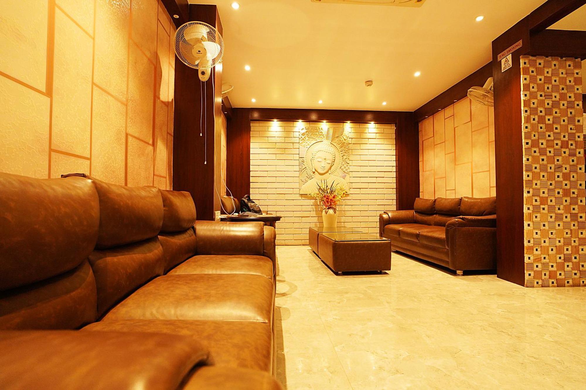 Blue Waves Hotel Tajpur 外观 照片